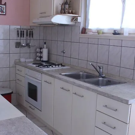 Prisca Apartment *
